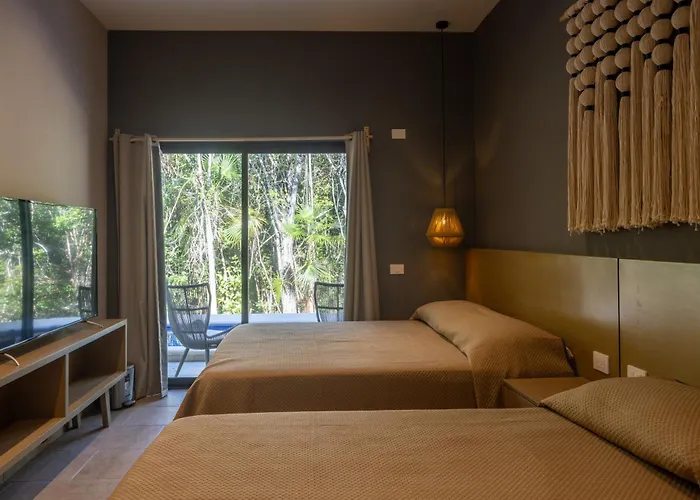 Villa Kiin Ha - Luxurious 5-br With Swim-up Pool