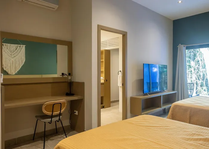 Kiin Ha - Luxurious 5-br With Swim-up Pool Cozumel