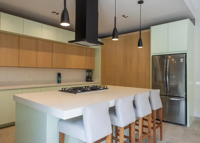 Kiin Ha - Luxurious 5-br With Swim-up Pool *
